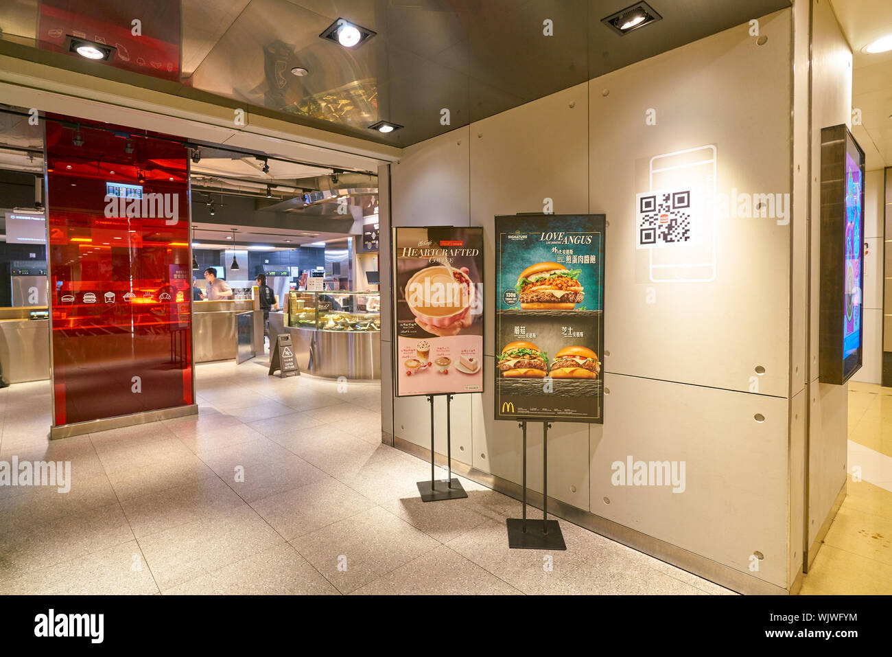 Hongkong, China - ca. Februar 2019: McDonald's Restaurant in Hongkong. Stockfoto
