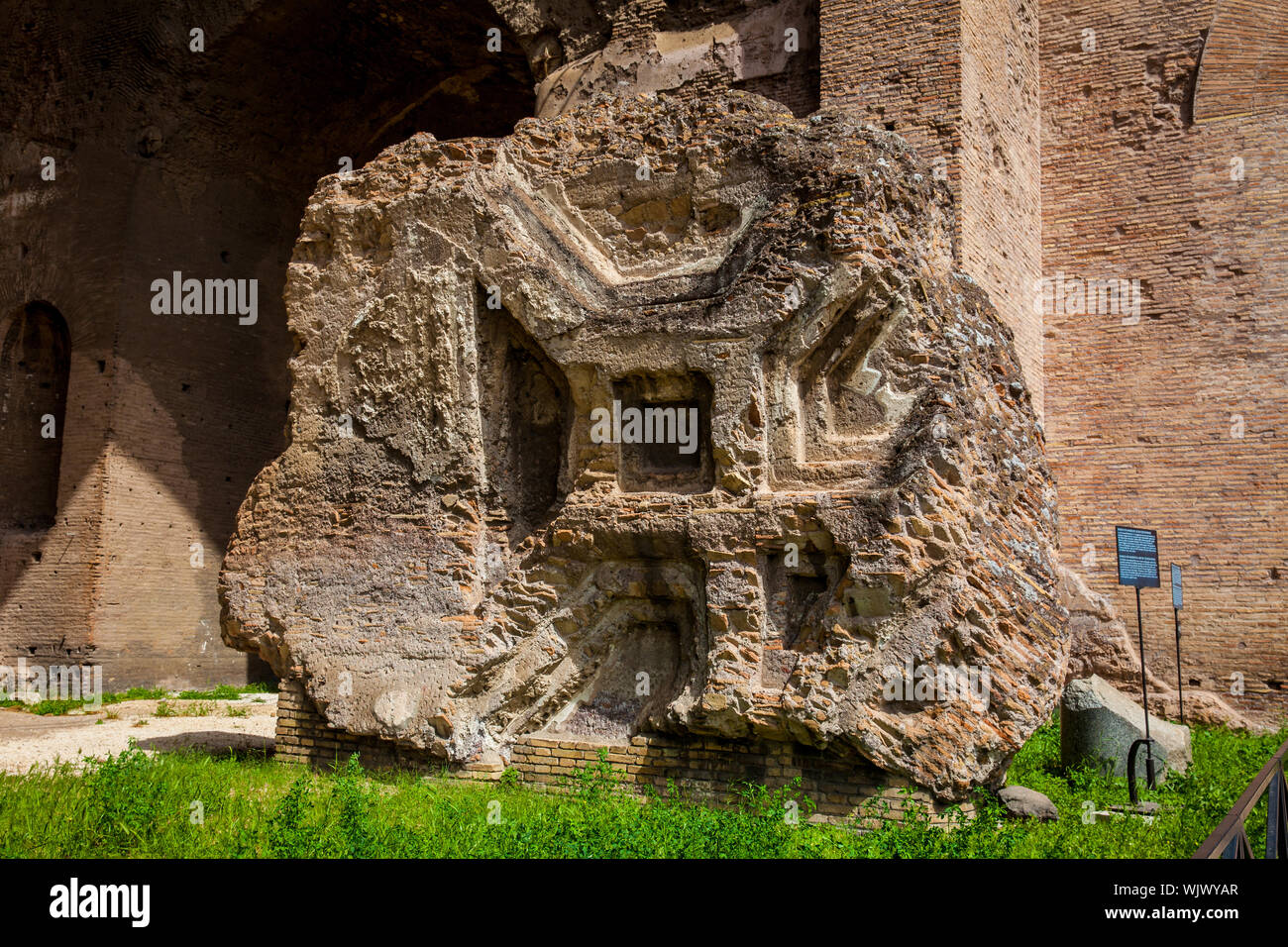 Detail der Wände der Basilika von Maxentius und Constantine im Forum Romanum in Rom Stockfoto