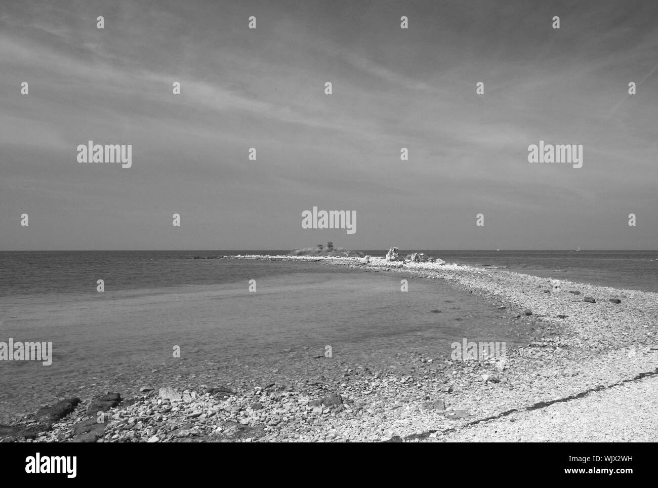 Felsigen kroatischen Beach in der Nähe von Umag, Adria Stockfoto