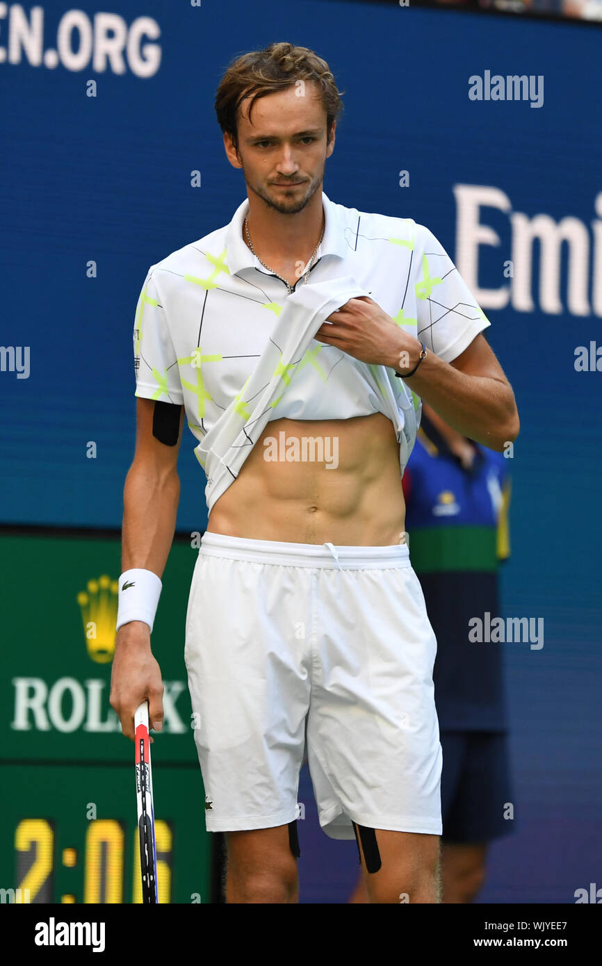 Flushing NY, USA. 03 Sep, 2019. Daniil Medwedew Vs Stan Wawrinka auf Arthur Ashe Stadium am USTA Billie Jean King National Tennis Center am 3. September 2019 in Flushing Queens. Quelle: MPI04/Medien Punch/Alamy leben Nachrichten Stockfoto