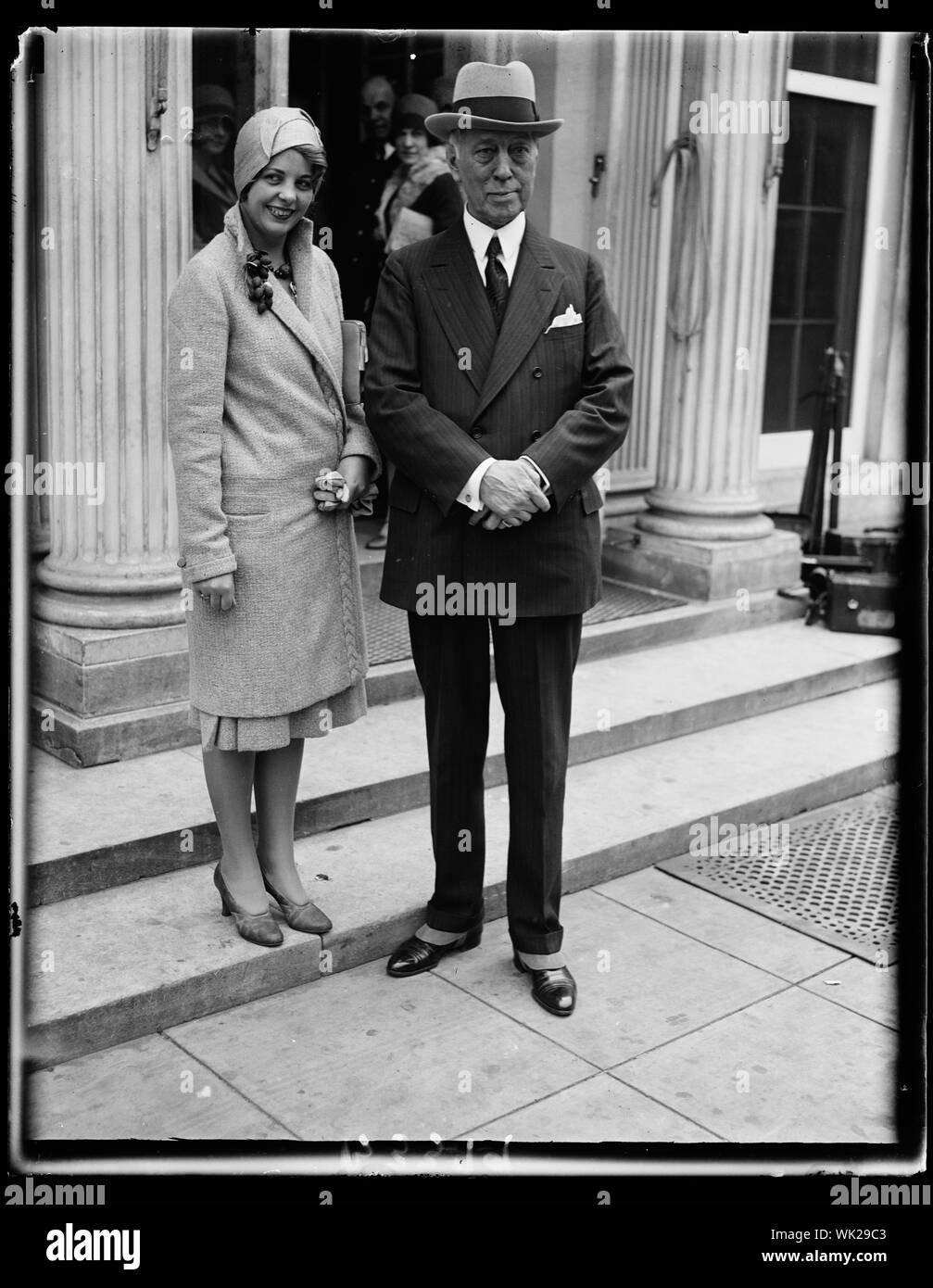 Interessante Anrufer im Weißen Haus. Elaine Vollman, wie von Sacramento Golden Girl des Golden State gewählt, wurde Präsident Hoover heute von Senator Shortridge von Kalifornien präsentiert. Sie lud der Geschäftsführer der Golden Jubilee Messe, die am 31. August eröffnet zu besuchen Stockfoto