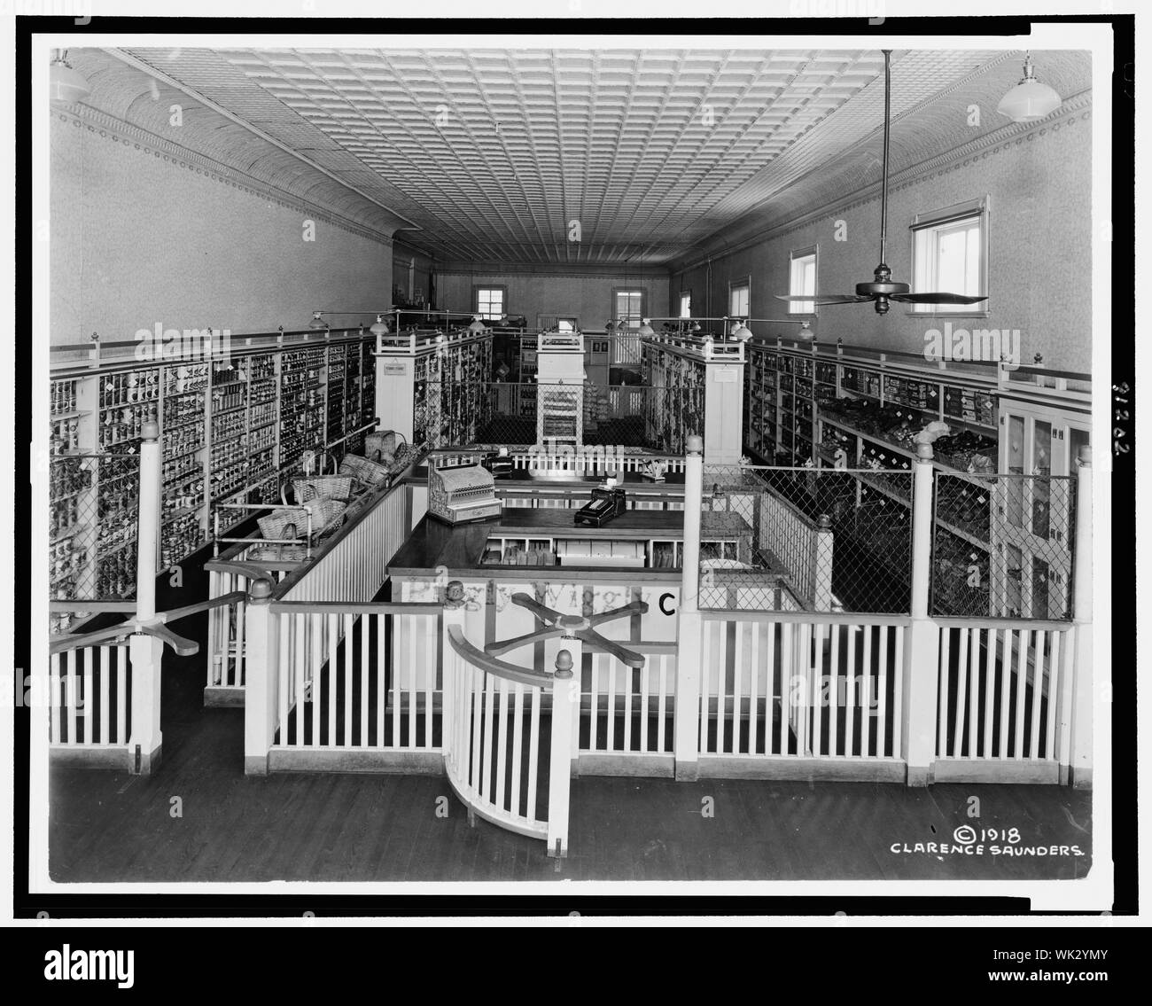 Innenraum eines Piggly Wiggly Self-Service-Lebensmittelgeschäft in oder in der Nähe von Memphis, Tenn., mit zwei Drehkreuze im Vordergrund Stockfoto