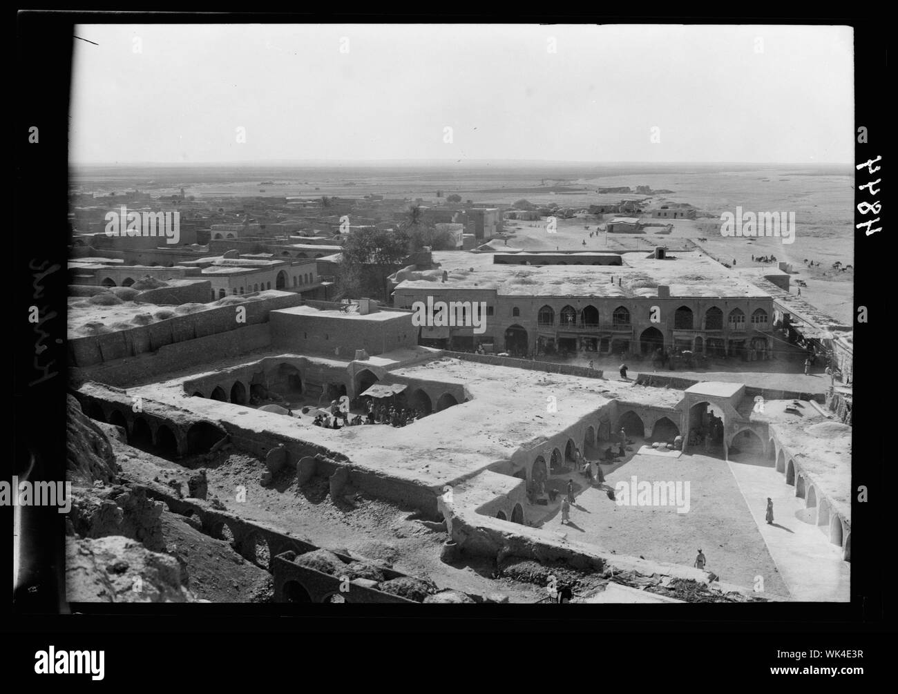 Irak. Kirkuk. Mit alten caravansary im Vordergrund Stockfoto