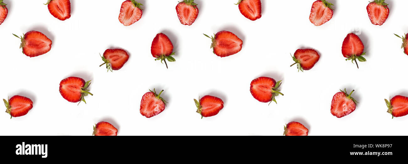 Kreative Obst Banner. Saftige Erdbeeren auf dem weißen Hintergrund Stockfoto