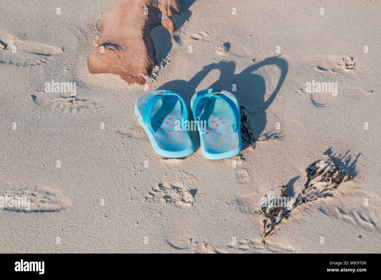 Flip Flops am Strand Mellon Udrigle nr Laide Ross & Cromarty Highland Schottland Stockfoto