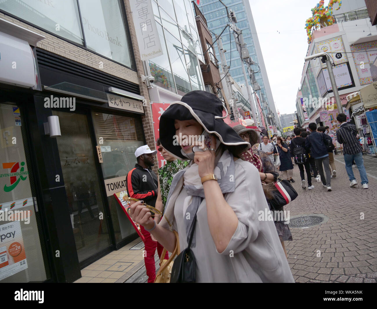 JAPAN - Foto von Sean Sprague Harajuku, Tokio. Takeshita-dori, trendige Kleidung Street und Mekka für Jugendliche. Stockfoto