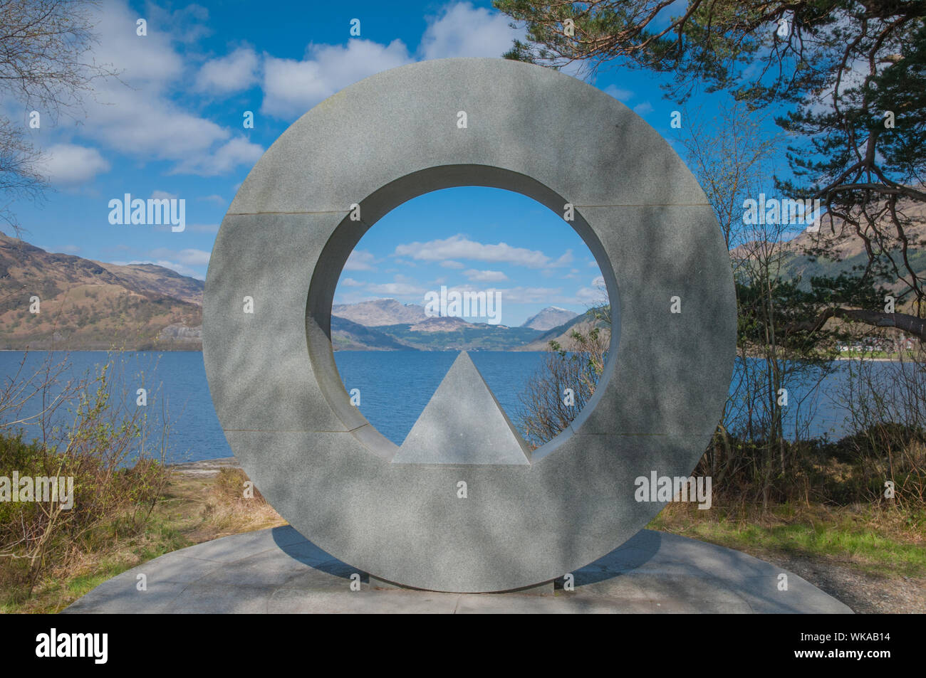 Eine Skulptur von schottischen Künstlers, Doug Cocker, permanente Denkmal für den Ben Lomond National Memorial Park, eine Hommage an die Menschen, die ihr Leben in den Dienst ihres Landes gab. Rowardennan Stirling Bezirk Schottland Stockfoto