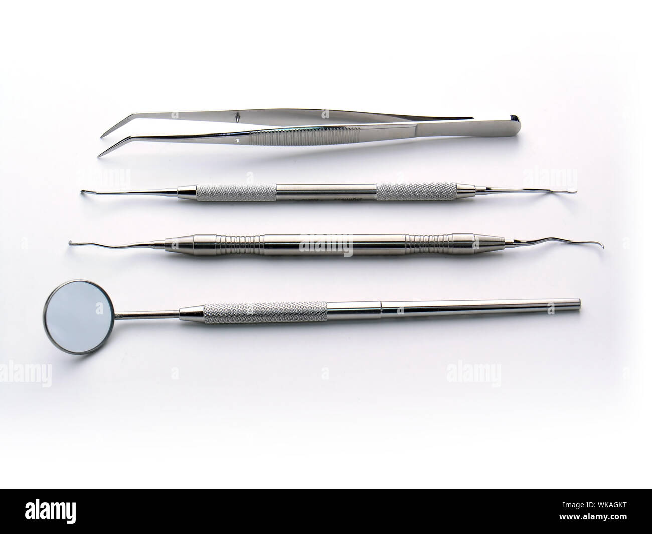 Zahnmedizinische Instrumente in aray Stockfoto