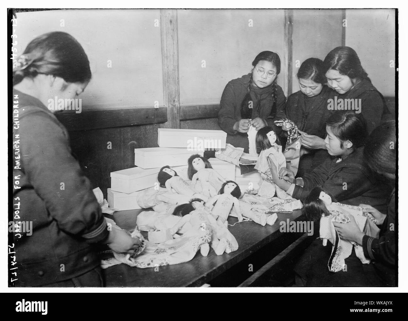 Japanische Puppen für amerikanische Kinder Stockfoto