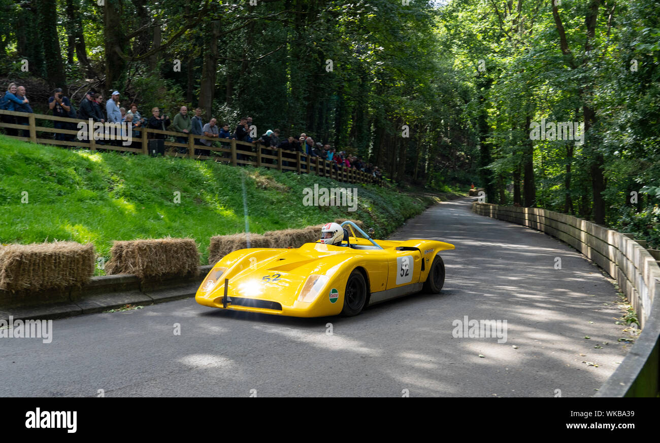 Boness Revival hillclimb Motorsportveranstaltung in Boness, Schottland, Großbritannien. Die 2019 Bo'ness Revival Classic und Bergrennen, erste Schottlands Zweck gebauten motorsport Veranstaltungsort, es 60 Jahre seit zwei Formel 1-Weltmeister Jim Clark hier konkurrierten. Es fand Samstag und Sonntag 31. August 1. September 2019.52. Kenny Baird. Fisher Spyder Stockfoto