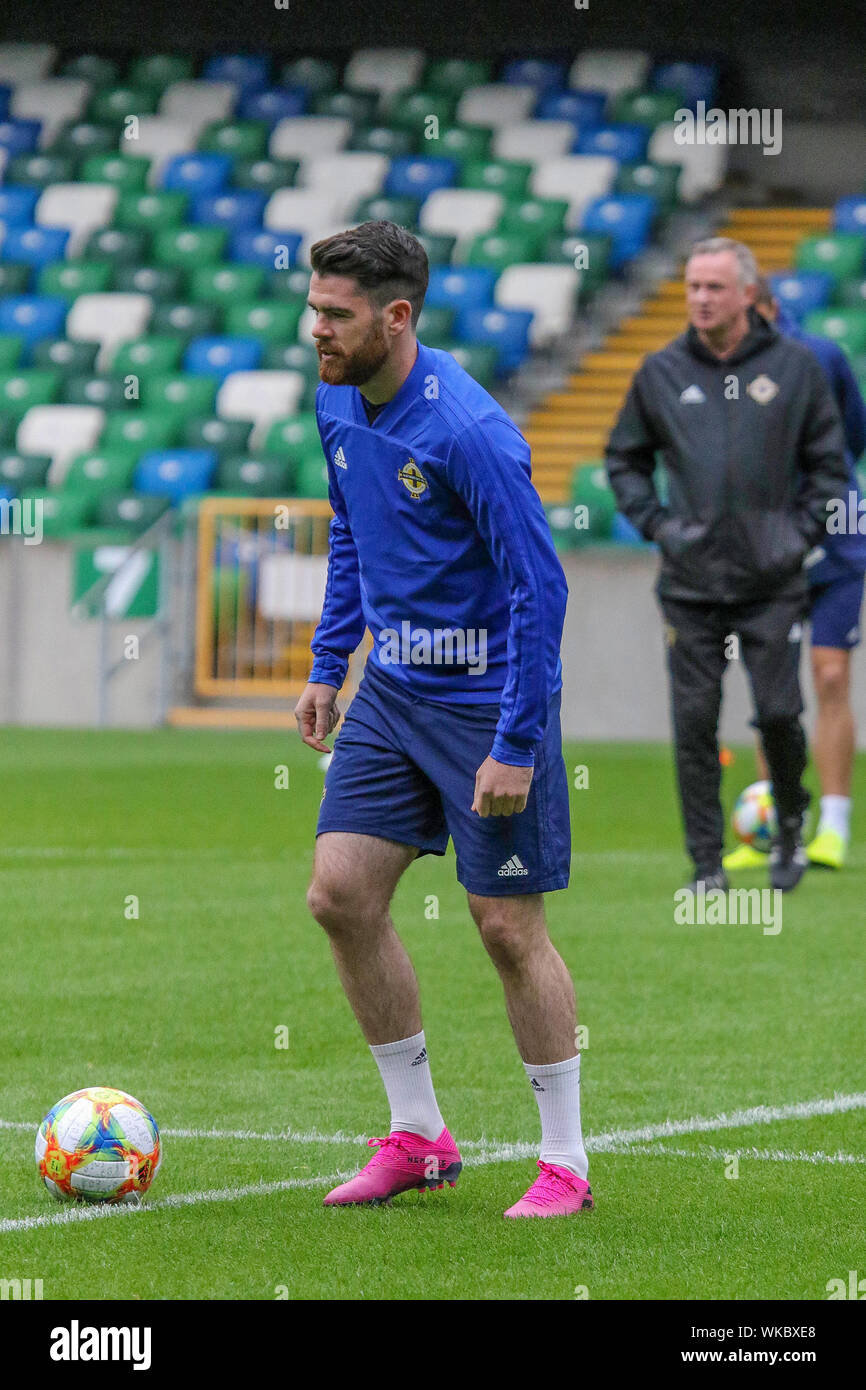 Windsor Park, Belfast, Nordirland. 04. September 2019. Nordirland Ausbildung in Belfast heute Morgen vor ihren internationalen Fußball Freundschaftsspiel gegen Luxemburg morgen Abend im Stadion. Liam Donnelly beim Training. Quelle: David Hunter/Alamy Leben Nachrichten. Stockfoto