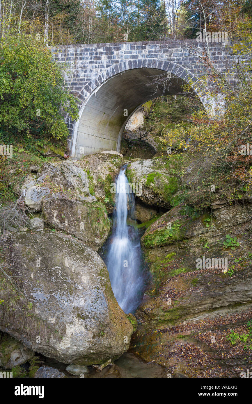 Bei langen Steinbrücke im Vorderwald in Vorarlberg, Österreich Stockfoto