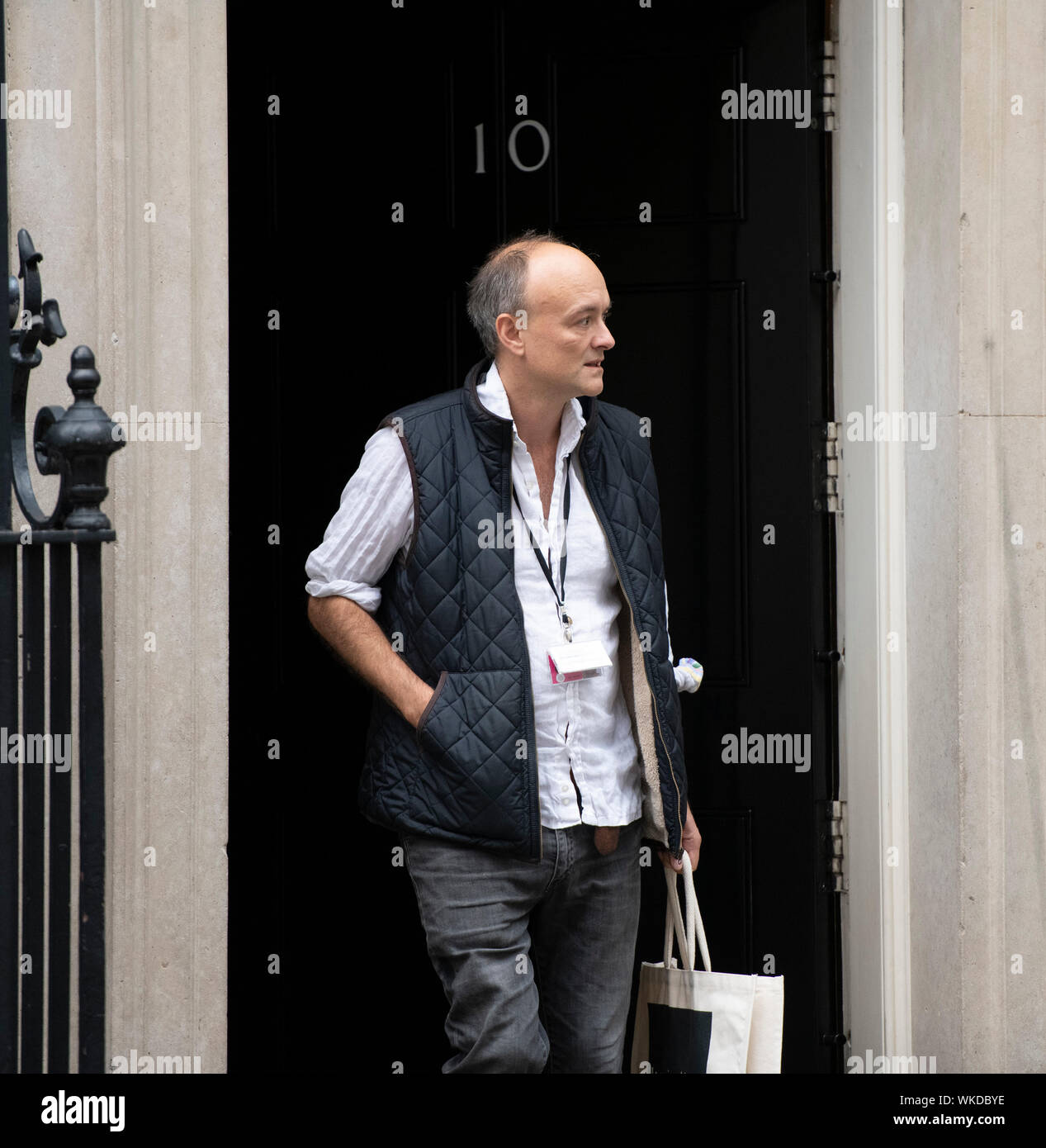 Downing Street, London, UK. 4. September 2019. PM Boris Johnson's Top politischer Berater Dominic Cummings hinterlässt keine 10 wöchentliche Prime Minister Fragen im Parlament zu besuchen. Credit: Malcolm Park/Alamy Leben Nachrichten. Stockfoto
