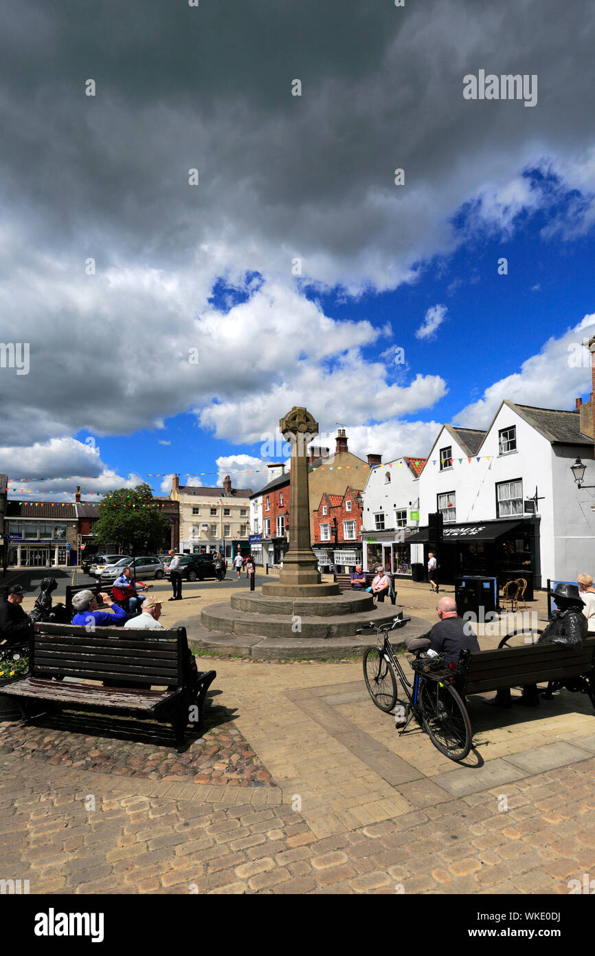 Der Marktplatz mit Blinden Buben Skulptur, Knaresborough Stadt, North Yorkshire, England, Großbritannien Stockfoto