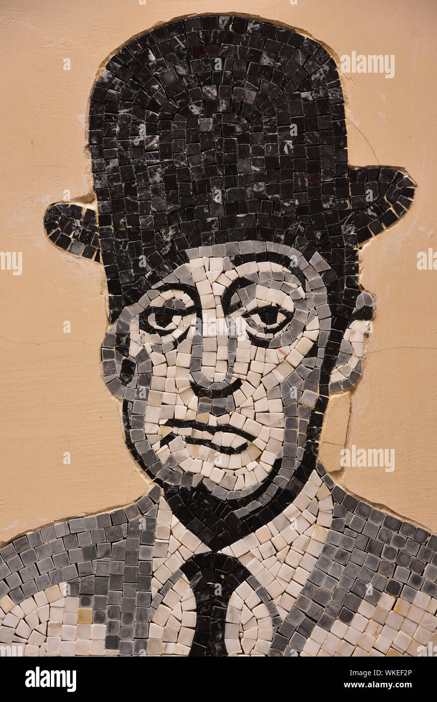 Mosaik der italienische Schauspieler Antonio Griffo Focas Angelo Comneno Porfirogenito Ducas Gagliardi De Curtis di Bisanzio, aka Totò, Neapel, Italien, Europa. Stockfoto