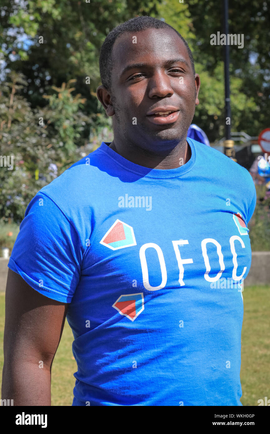 Westminster, London, 04. Sep 2019. Femi Oluwole, Britische politische Aktivist und Mitbegründer der pro-europäischen Union Befürwortung Gruppe, unsere Zukunft unserer Wahl auf College Green als Kommentator. Credit: Imageplotter/Alamy leben Nachrichten Stockfoto