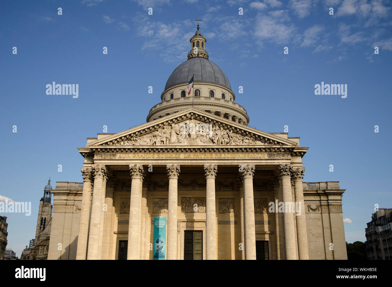 Coupole et fronton du Panthéon, Paris Stockfoto