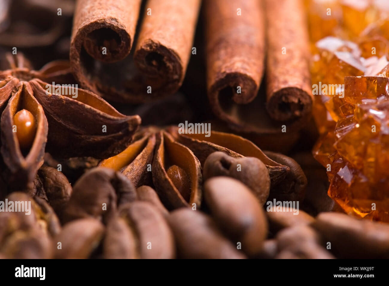 Aroma Kaffee. Zutaten. coffe Beens, Anis, Zimt, Zucker Stockfoto