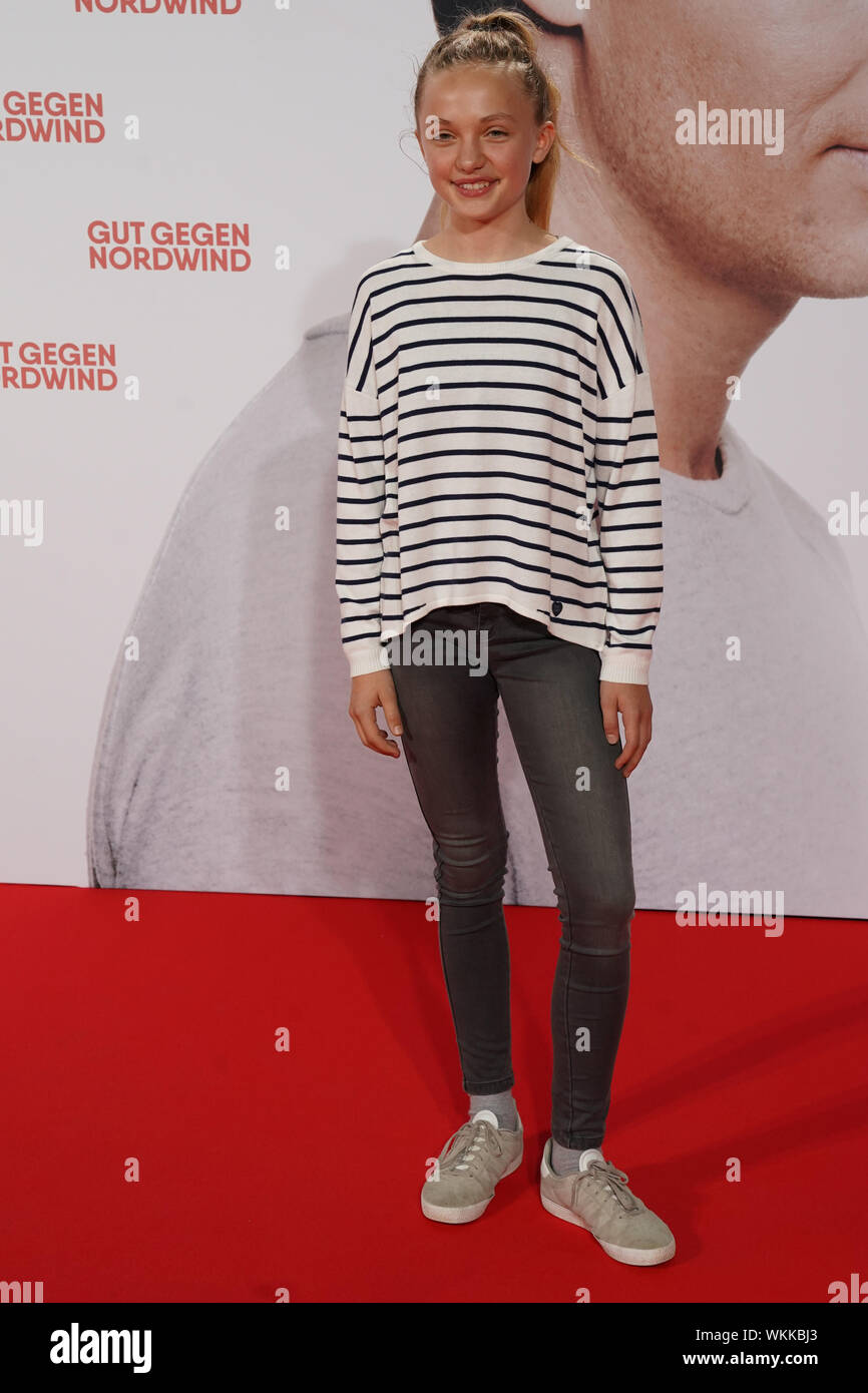 Malu Leicher auf dem roten Teppich bei der Weltpremiere des Kinofilms Gut gegen Nordwind am 03.09.2019 im Cinedom in Koeln Stockfoto
