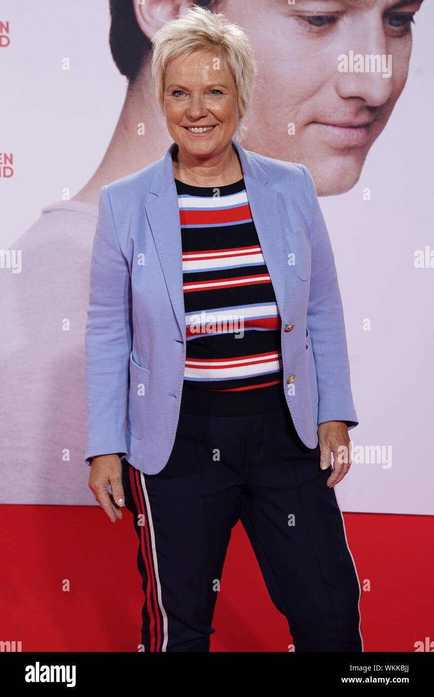 Biggi Lechtermann auf dem roten Teppich bei der Weltpremiere des Kinofilms Gut gegen Nordwind am 03.09.2019 im Cinedom in Koeln Stockfoto