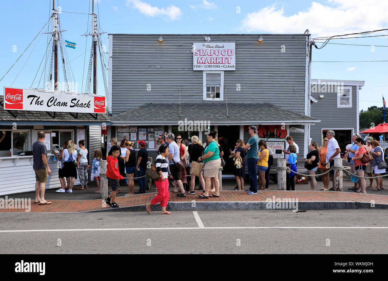Kunden aufgereiht vor Der Clam Shack.restaurant. Kennebunkport Maine. USA Stockfoto