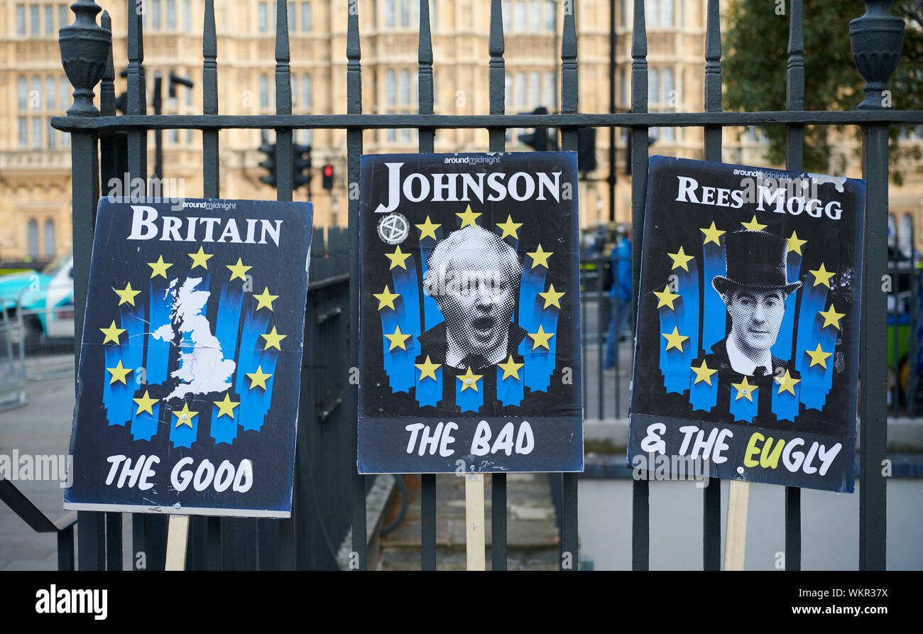 London, Großbritannien. 4. Sep 2019. "Die Guten, die Schlechten und Zeichen der EUgly' auf 'Defend außerhalb des Parlaments unsere Demokratie Rally'. Unterstützer und Aktivisten melden Sie ein Kreuz Party Rally, in der die Menschen Boris Johnson zwingen, seine Politik der verbrannten Erde Brexit auf dem Land zu stoppen. Quelle: Thomas Bowles/Alamy leben Nachrichten Stockfoto