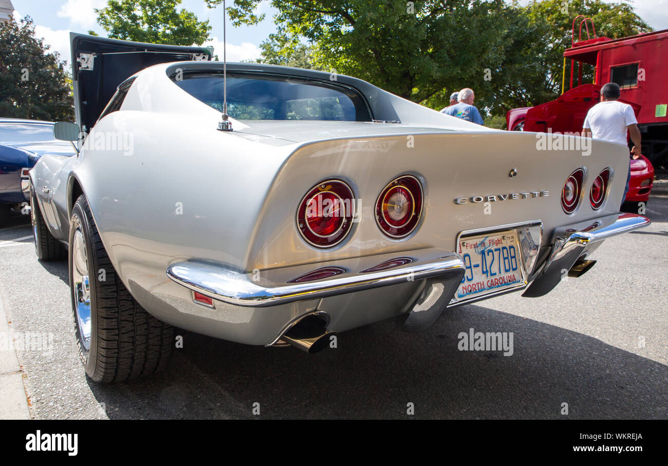Nahaufnahme von einem Chevrolet Corvette 1969 Automobil auf Anzeige an einem Oldtimertreffen in Matthews, North Carolina. Stockfoto