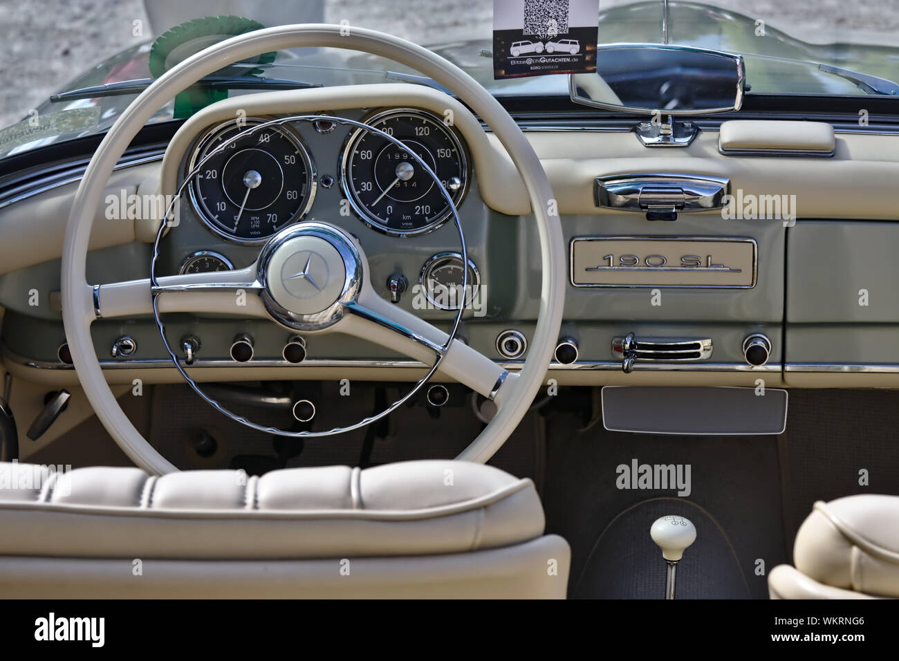 Armaturenbrett Mercedes 190 Sl Stockfotografie Alamy