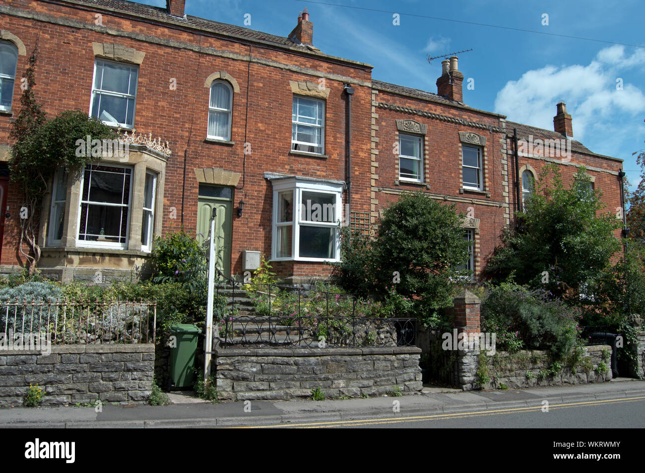 Reihe von malerischen Cottage Häuser aus rotem Backstein in Yeovil, Somerset, England, Großbritannien Stockfoto