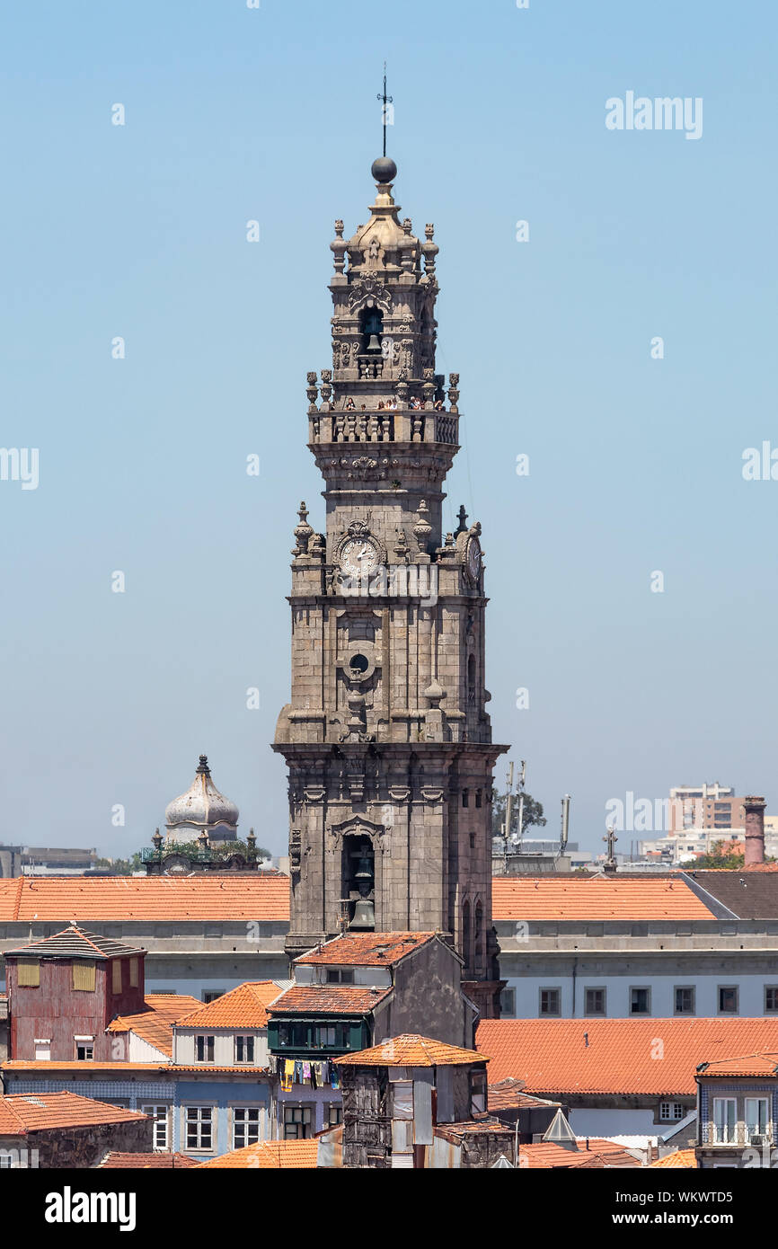 Clerigos Turm (Torre Dos Clerigos) in Porto (Portugal) Stockfoto