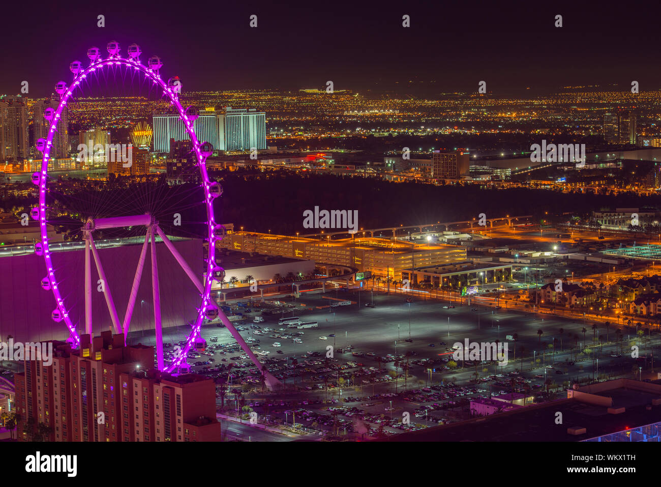 Las Vegas bei Nacht aus dem Paris Casino Resort Hotel Eiffel Turm, Las Vegas, Nevada, USA Stockfoto