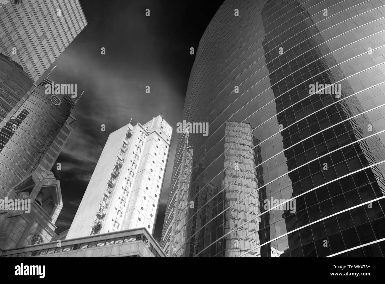 Es ist schöne Stadtbild von Wolkenkratzer in Hongkong mit schwarz und weiß. Stockfoto