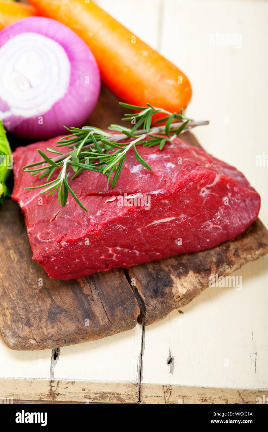 frisches rohes Rindfleisch schneiden bereit, Kochen Stockfoto