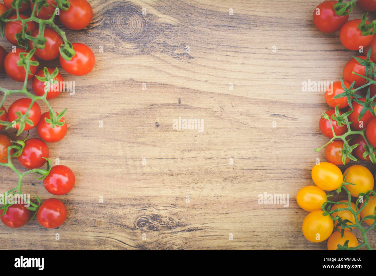 Ansicht von oben von Tomaten auf dem Tisch Stockfoto