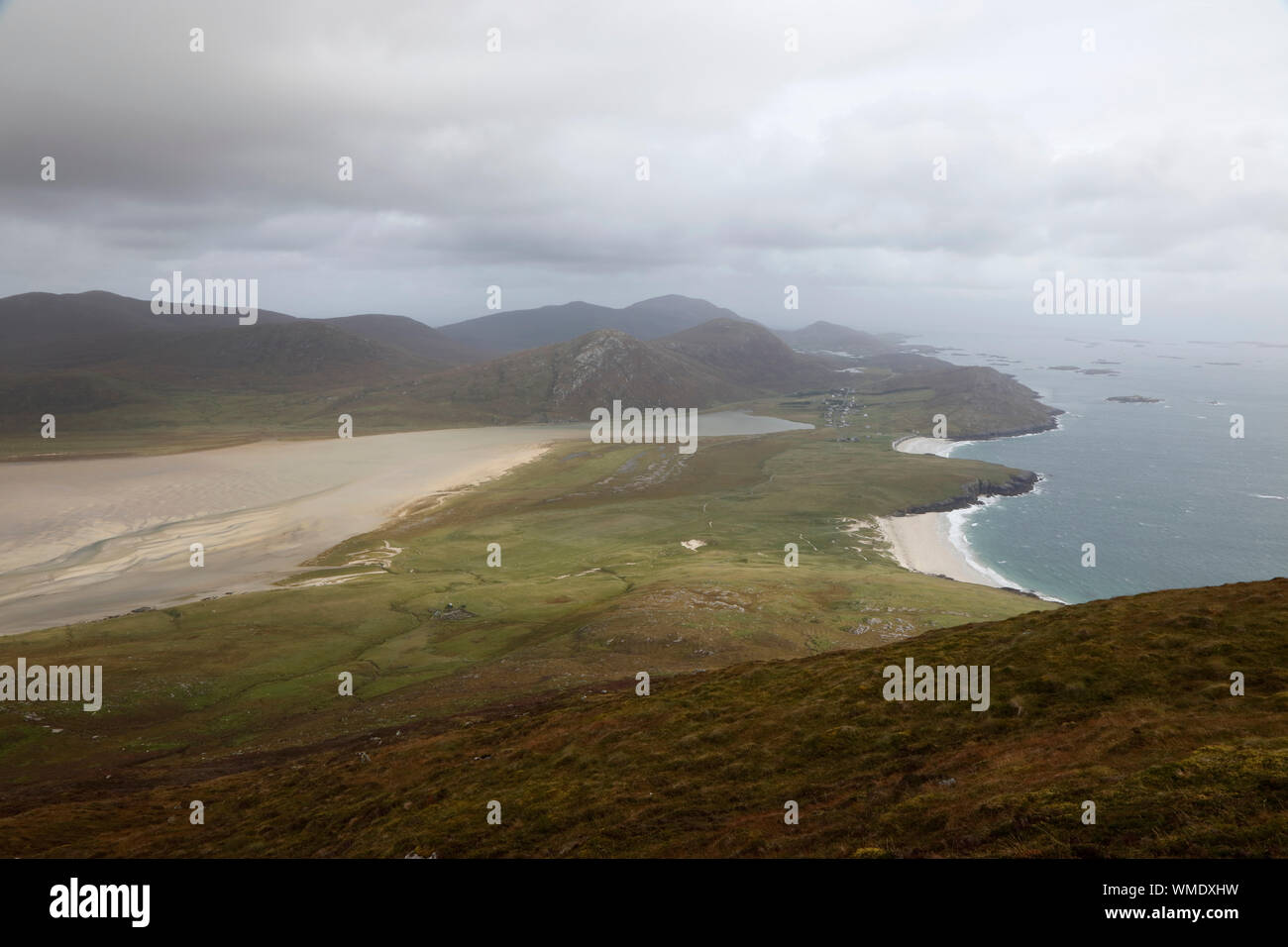 Blick von oben auf Ceapabhal an der Südspitze der Insel Harris, Äußere Hebriden, Schottland. Stockfoto