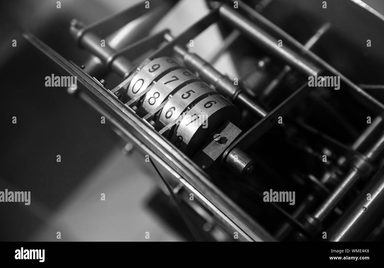 Vintage mechanische Uhr Fragment mit Rädern. Schwarz und Weiß, retro style Foto Stockfoto