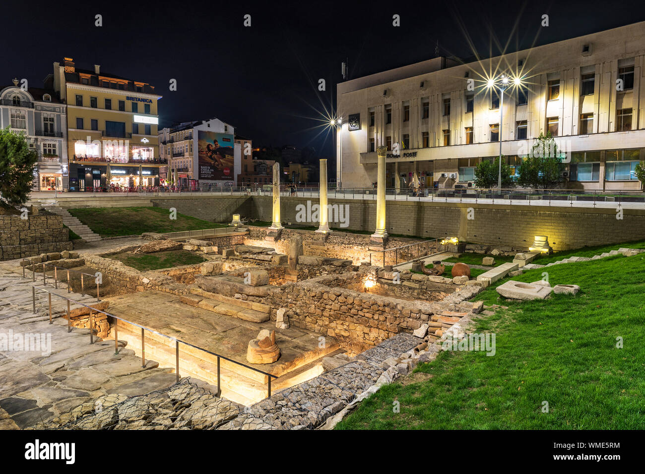 Neue Vision der zentrale Platz in der Nacht in der Stadt von Plovdiv, Bulgarien, die älteste Stadt in Europa Stockfoto