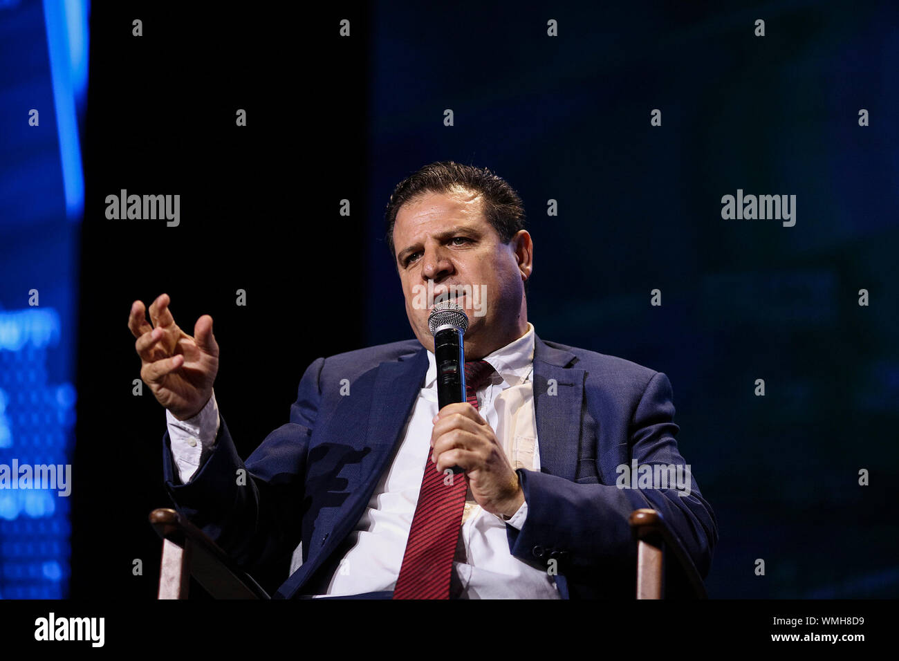 Tel Aviv, Israel. 05 Sep, 2019. Ayman Odeh, Mitglied der Knesset, und Leiter der arabisch dominierten Hadash Partei, spricht an der Kanal 12 Nachrichten Konferenz in Tel Aviv. Credit: Ilia Yefimovich/dpa/Alamy leben Nachrichten Stockfoto