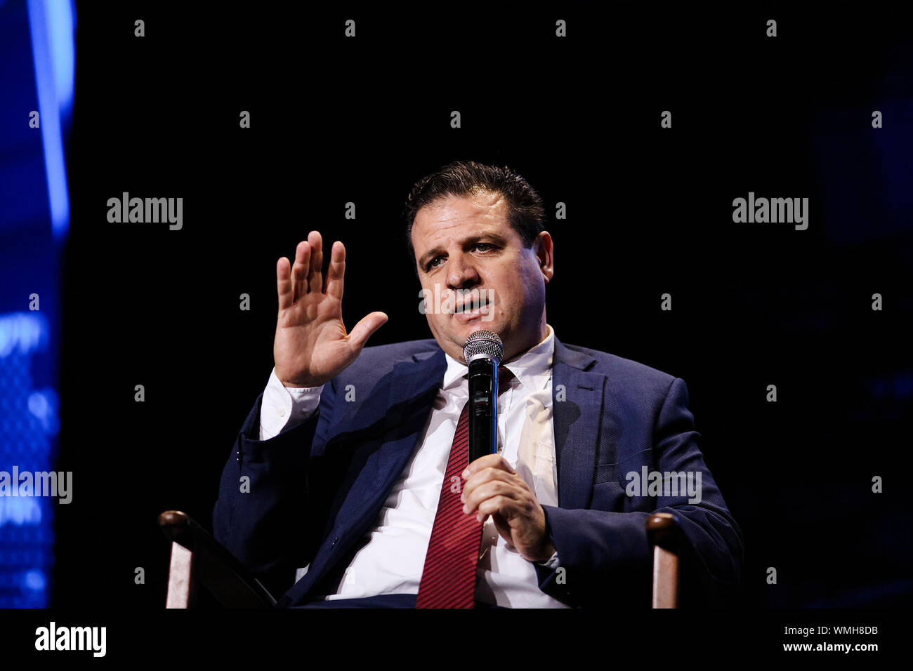 Tel Aviv, Israel. 05 Sep, 2019. Ayman Odeh, Mitglied der Knesset, und Leiter der arabisch dominierten Hadash Partei, spricht an der Kanal 12 Nachrichten Konferenz in Tel Aviv. Credit: Ilia Yefimovich/dpa/Alamy leben Nachrichten Stockfoto