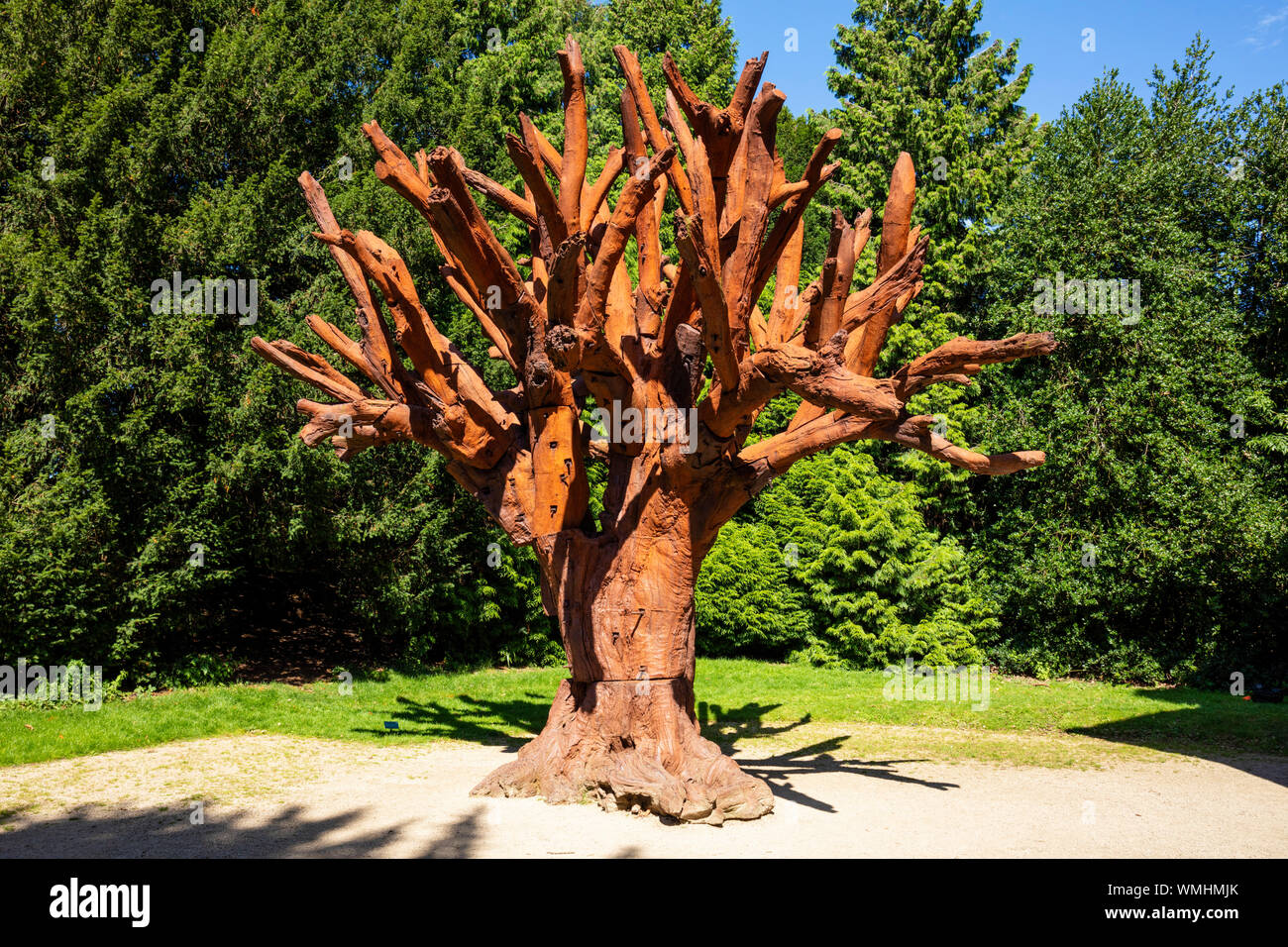 Yorkshire Sculpture Park Ai Weiwei Iron Tree in the Chapel Courtyard Yorkshire Sculpture Park YSP West Bretton Wakefield Yorkshire England UK GB Stockfoto