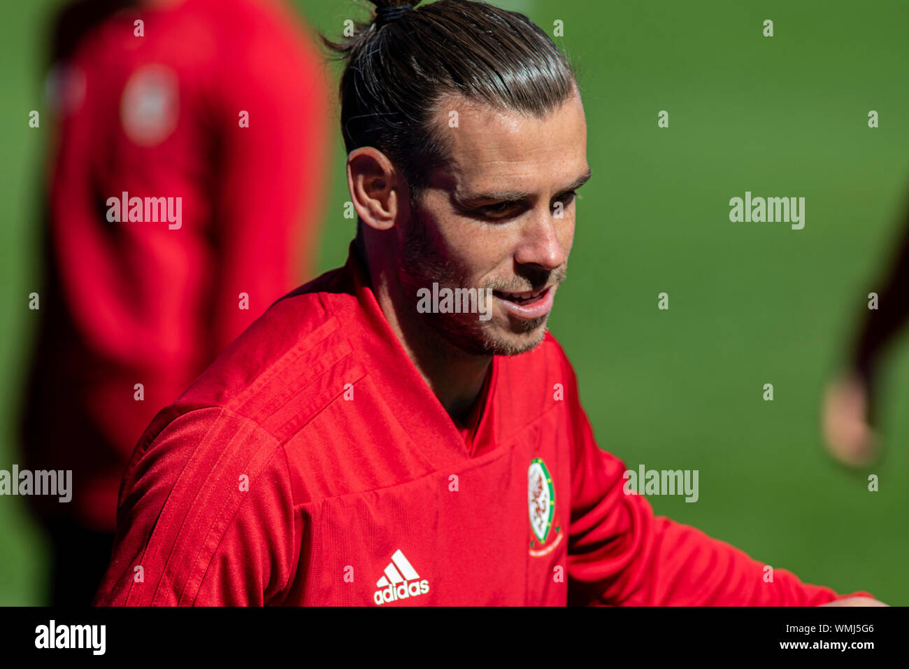 Gareth Bale von Wales bei MD1-Schulung. Wales v Aserbaidschan Medien Tagung in Cardiff City Stadium. Lewis Mitchell/YCPD. Stockfoto