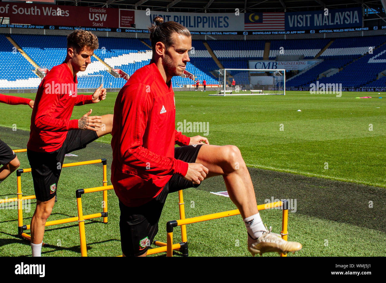 Gareth Bale von Wales bei MD1-Schulung. Wales v Aserbaidschan Medien Tagung in Cardiff City Stadium. Lewis Mitchell/YCPD. Stockfoto