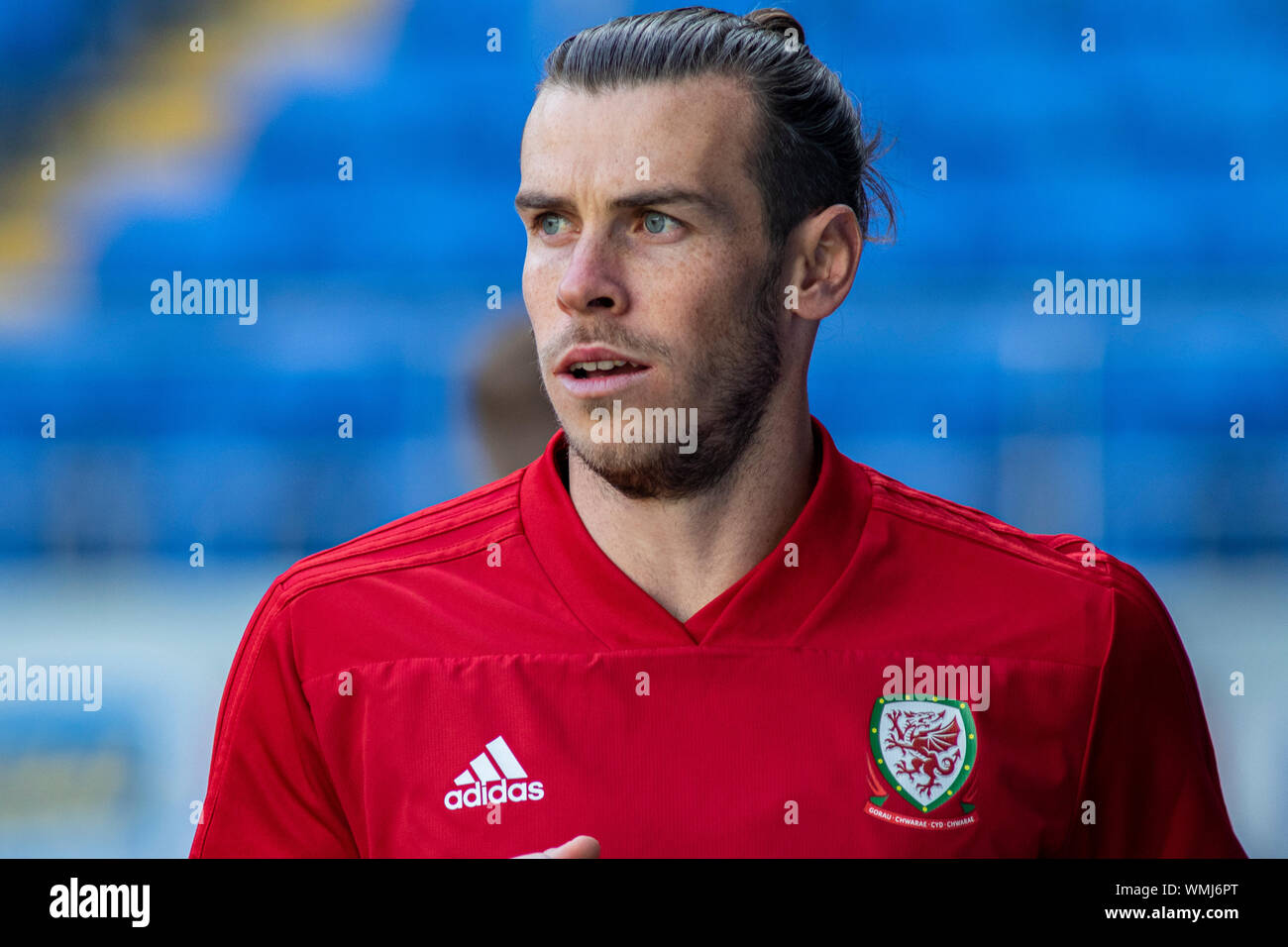 Gareth Bale von Wales bei MD1-Schulung. Wales v Aserbaidschan Medien Tagung in Cardiff City Stadium. Lewis Mitchell/YCPD. Stockfoto