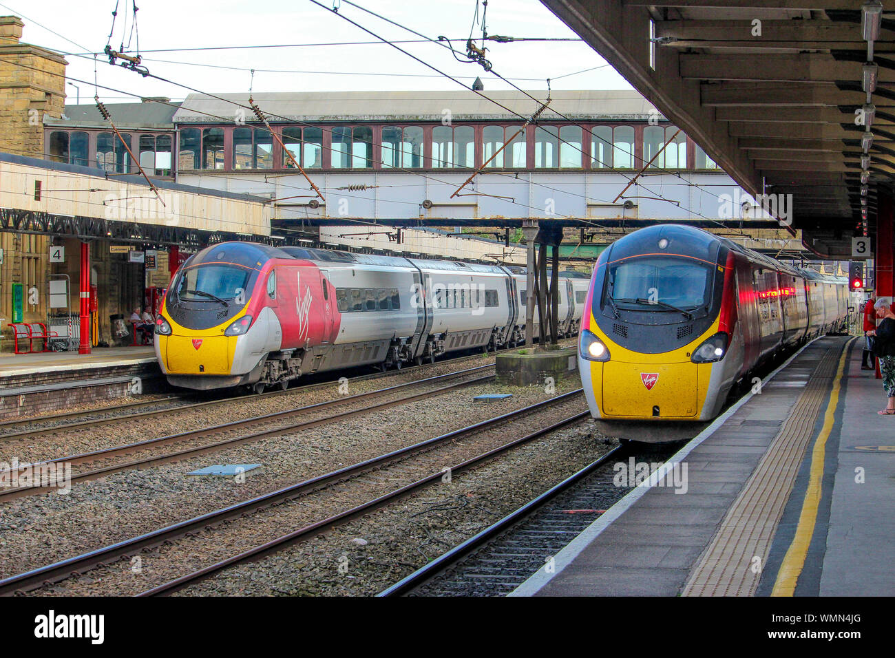 Klasse 390 Pendolinos in Lancaster, Lancashire Stockfoto