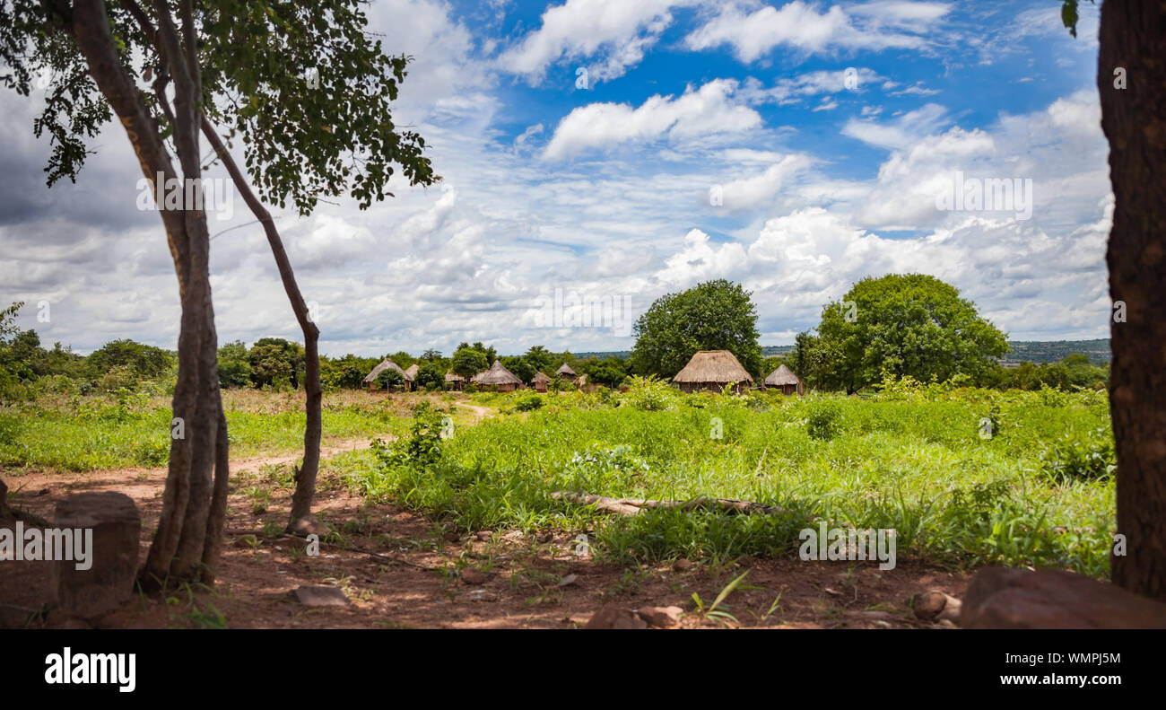 Typische traditionelle afrikanische Dorf aus dem südlichen Afrika Stockfoto