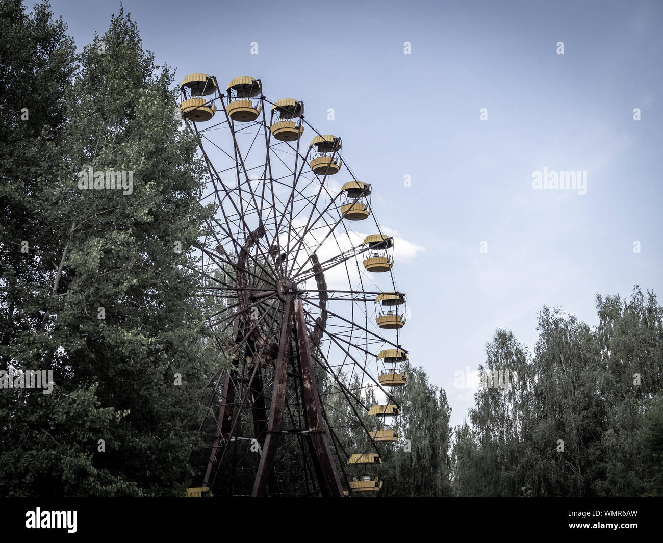 Rostiges Riesenrad im Vergnügungspark, Pripyat Sperrzone von Tschernobyl, Ukraine Stockfoto