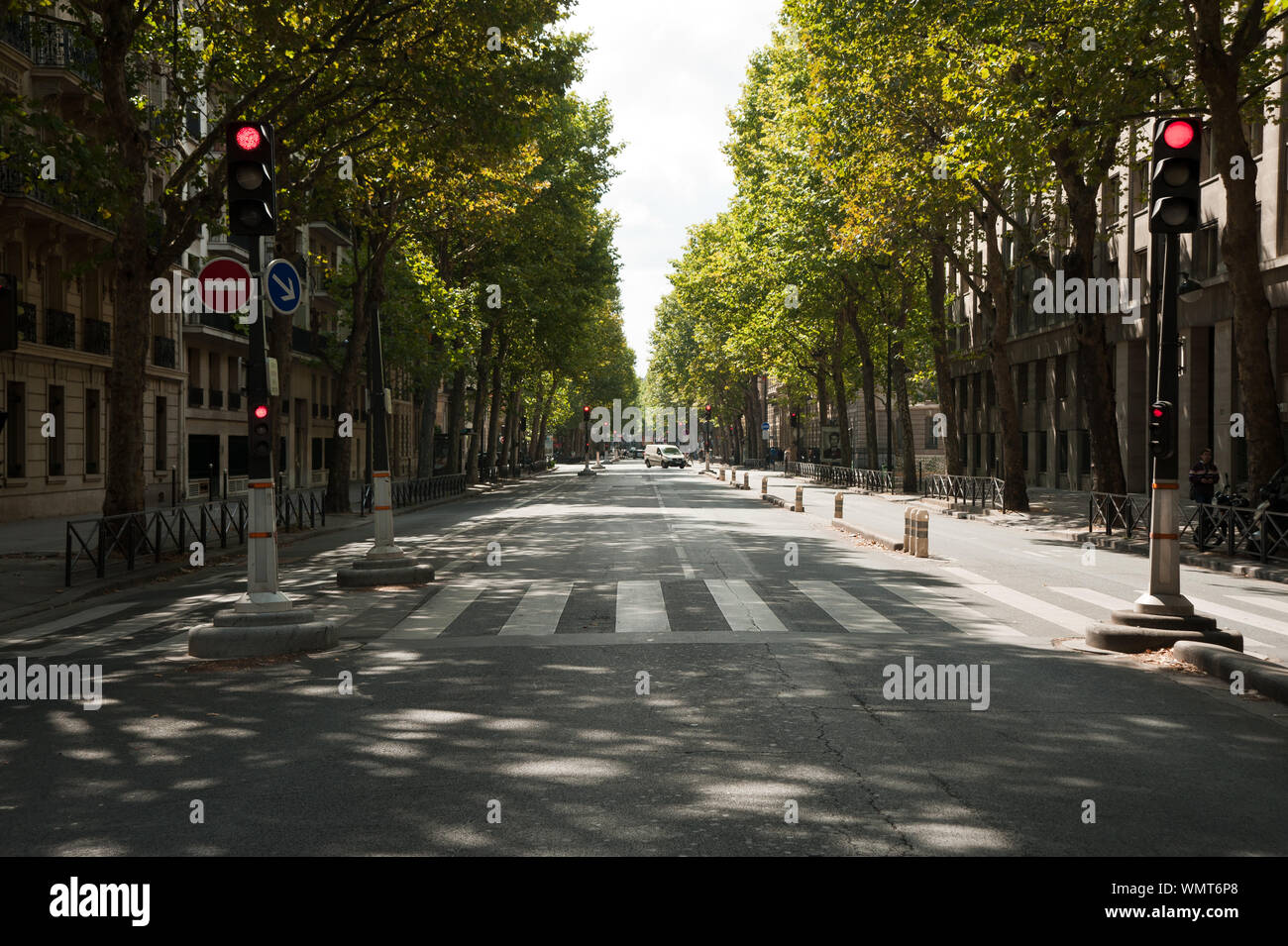 Paris, leere Straße - Paris, leere Straße Stockfoto