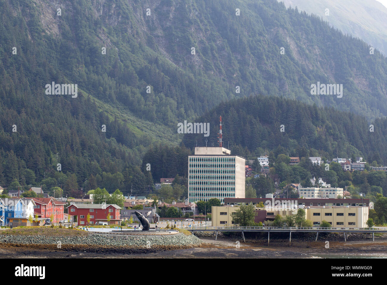 Die Innenstadt von Juneau Alaska von Douglas Island. Stockfoto