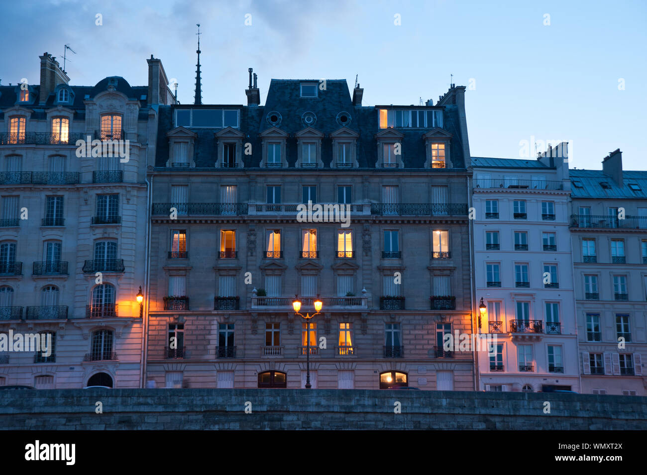 Paris, elegante Fassade an der Seine - Paris, eleganten Fassade an der Saine Fluss Stockfoto