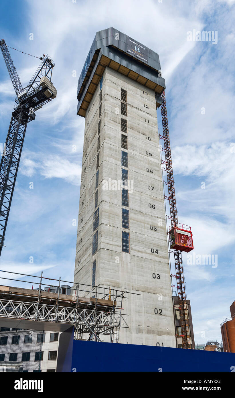 Heben Sie die Welle für den neuen Turm am Broadway Westminster Entwicklung Projekt von Northacre, einem in London die Entwicklung in der Victoria Street, Westminster, London, Großbritannien. Stockfoto